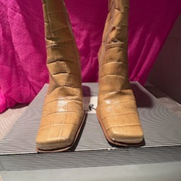 Brown's Couture croc leather heeled ankle boots - Picture 4 of 4